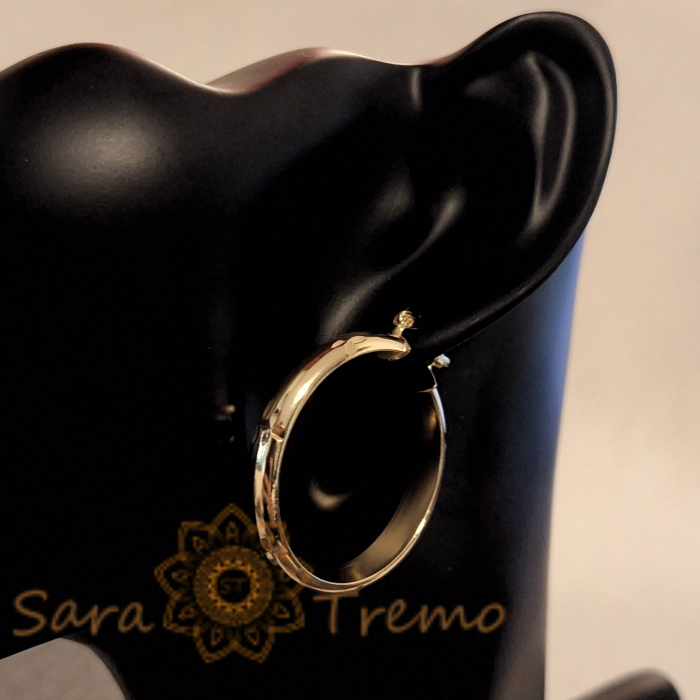 Cercei rotunzi 3.5 cm, cu gravură florală elegantă [7]