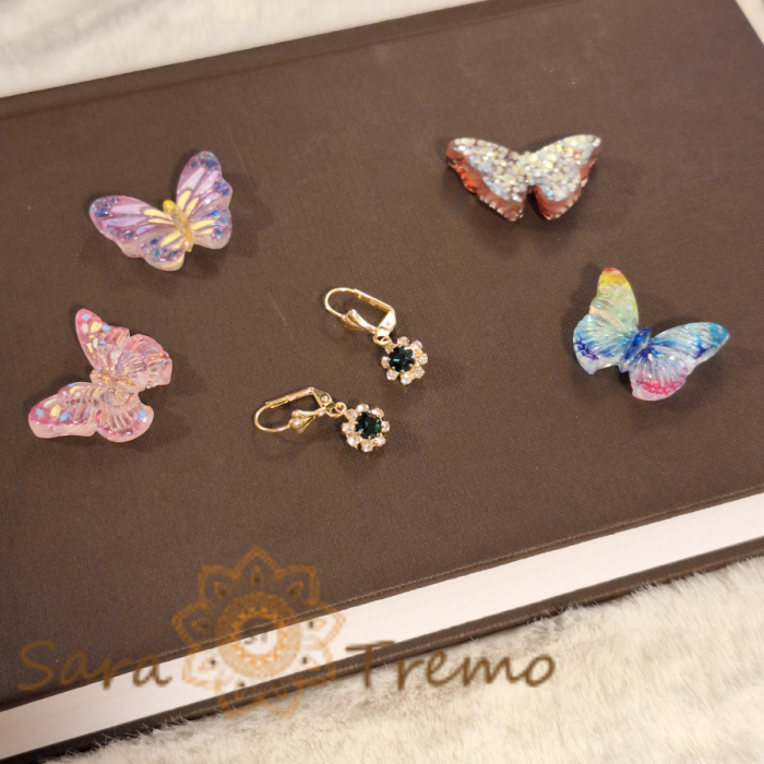 Cercei placati cu aur 18K, cristale zirconia verde inchis + albe în formă de floare [2]