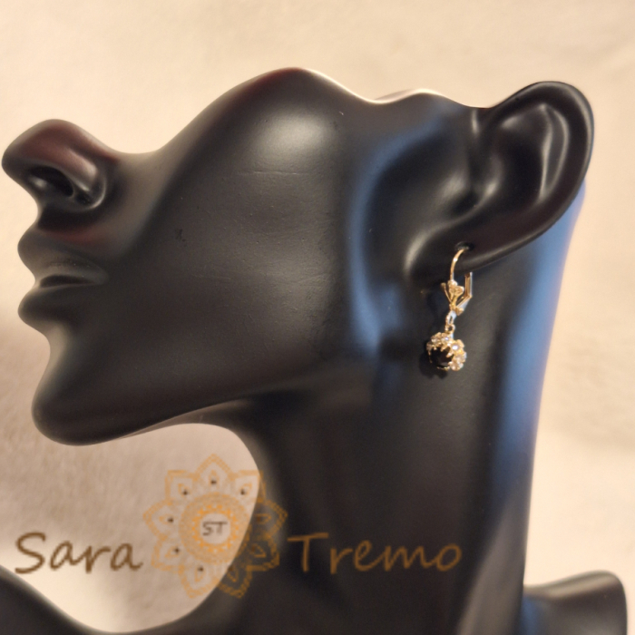 Cercei placati cu aur 18K, cristale zirconia negru-albe în formă de floare [4]