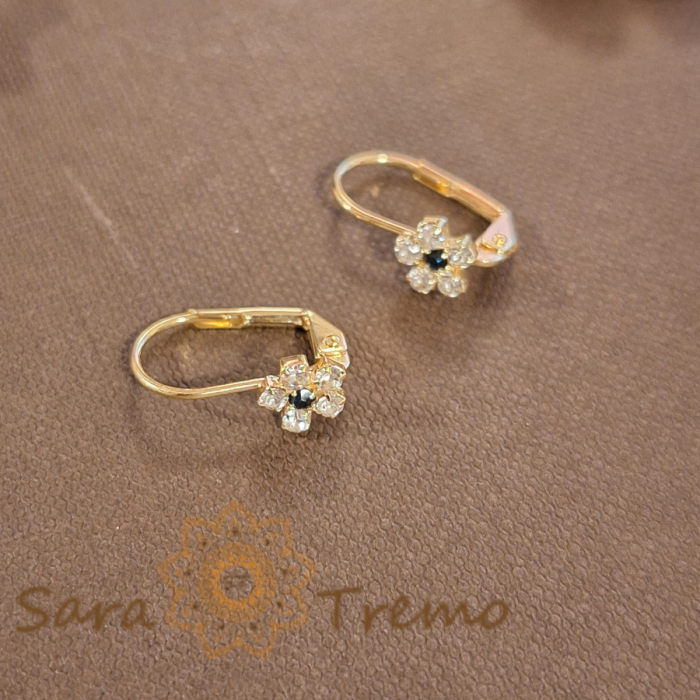 Cercei placati cu aur 18K, decor floral cu cristal zirconia negru și cristale albe [3]