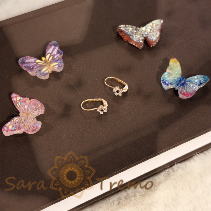 Cercei placati cu aur 18K, decor floral cu cristal zirconia negru și cristale albe [2]