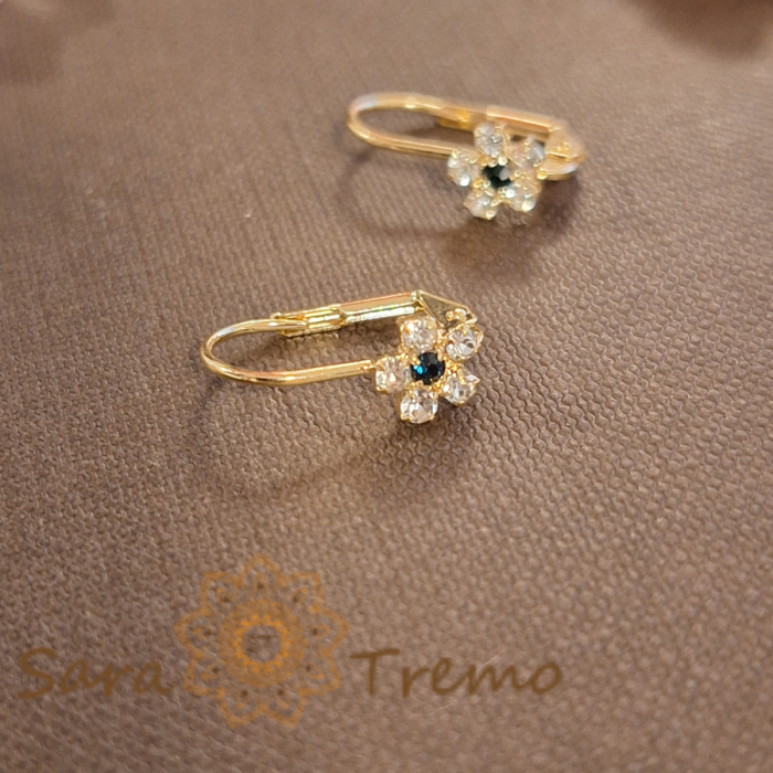 Cercei placati cu aur 18K, decor floral cu cristal zirconia verde  și cristale albe [1]