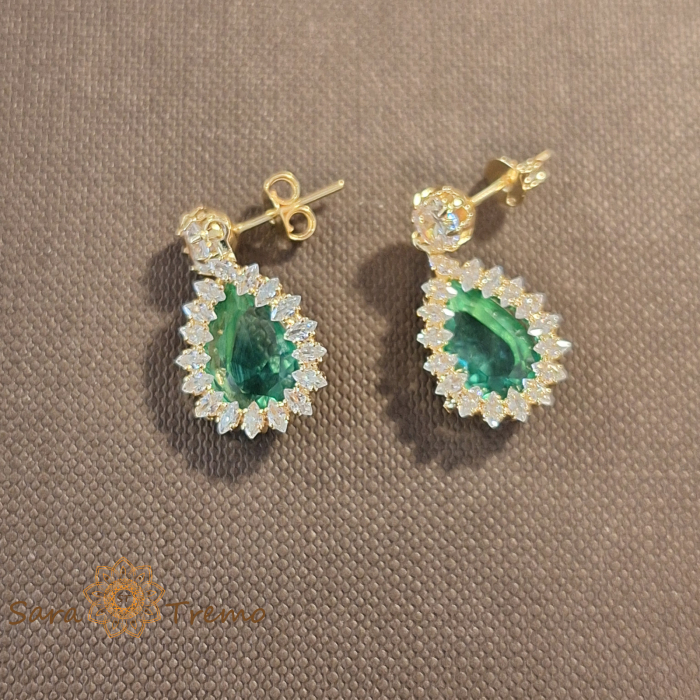 Cercei placați cu aur – model elegant cu cristal verde central [3]