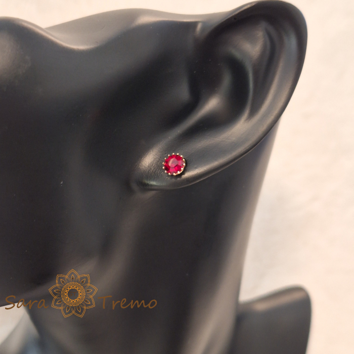 Cercei Regina Rubini Mini – Cristale rosii placati aur 18K Brazilia [1]