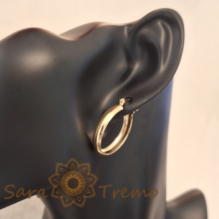 Cercei ovali 2.5 cm, finisaj lucios – Lățime 5 mm, eleganță clasică [7]