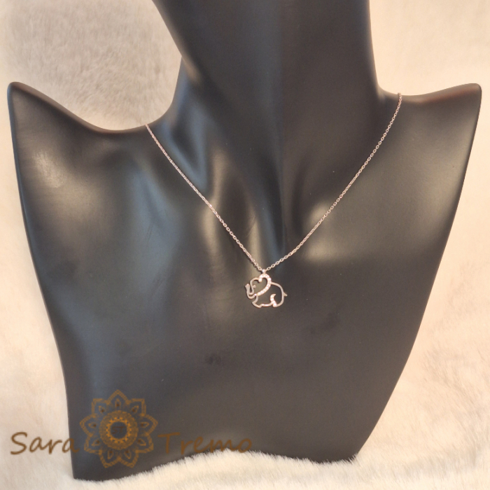 Colier din argint cu elefant Feng-Shui și cristale Zirconia, un simbol al prosperității. [3]