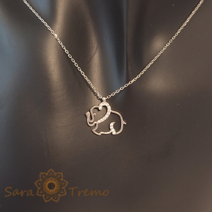 Colier din argint cu elefant Feng-Shui și cristale Zirconia, un simbol al prosperității. [4]