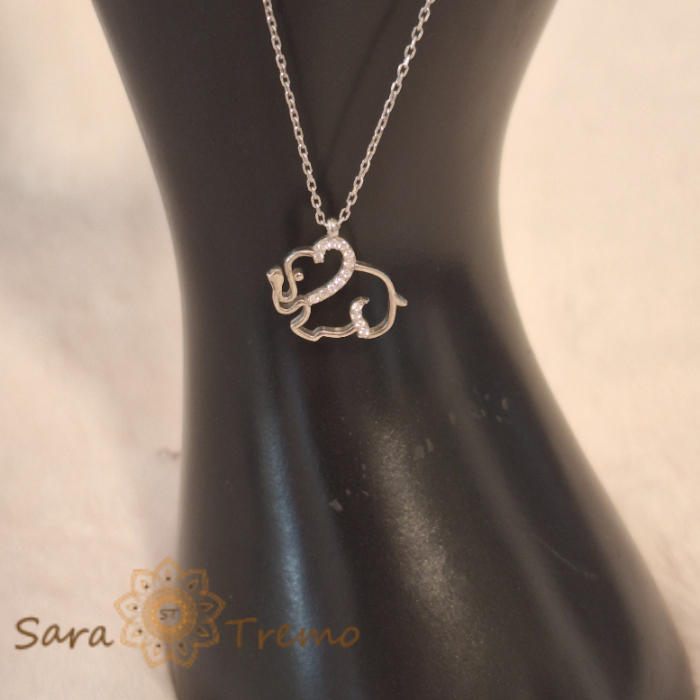 Colier din argint cu elefant Feng-Shui și cristale Zirconia, un simbol al prosperității. [6]