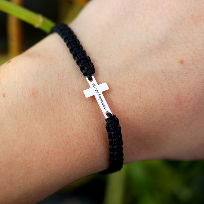 Bratara personalizata snur impletit cruciulita si nume gravat din argint 925 placat cu aur roz [3]