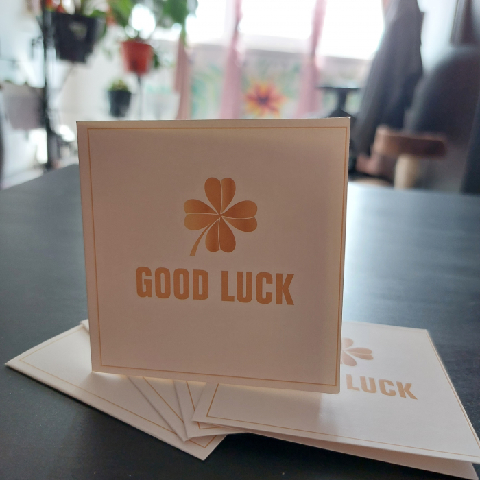 Felicitare Patrată Good Luck: Noroc și succes într-un design atrăgător [2]