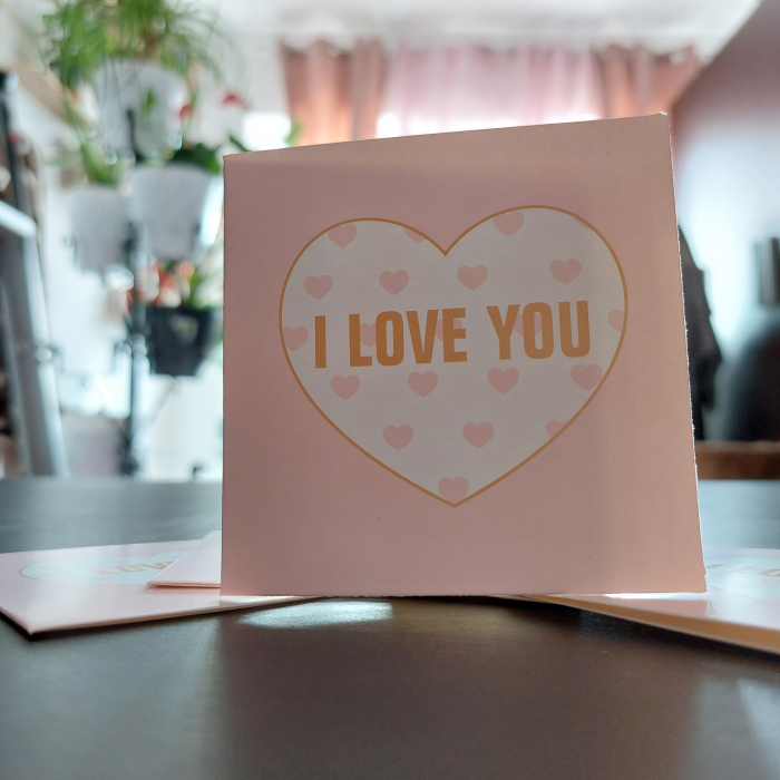 Felicitare Patrată I Love You: O declarație de dragoste într-un design captivant [2]