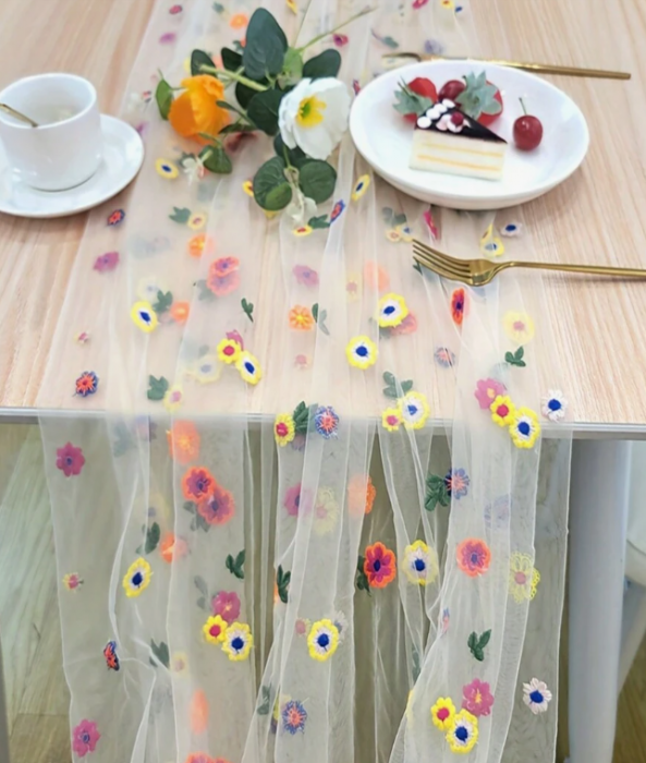 Napron cu broderie flori de primavara – 30x180 cm [4]