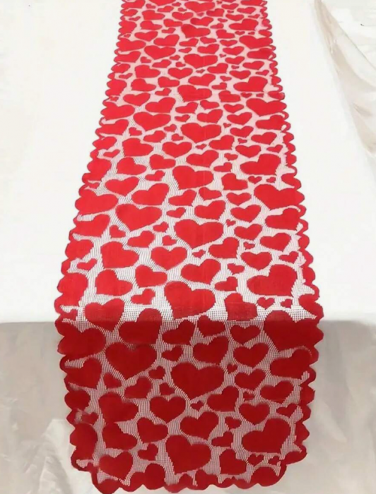 Napron rosu cu broderie inimioare – 35x183 cm [2]