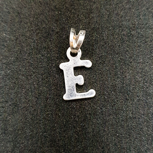 Pandantiv litera E din argint SaraTremo [1]
