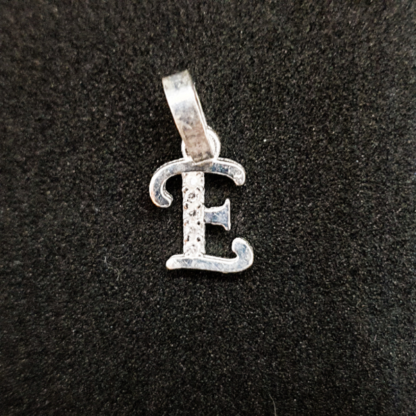 Pandantiv litera E din argint SaraTremo [1]