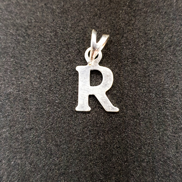 Pandantiv litera R din argint SaraTremo [1]