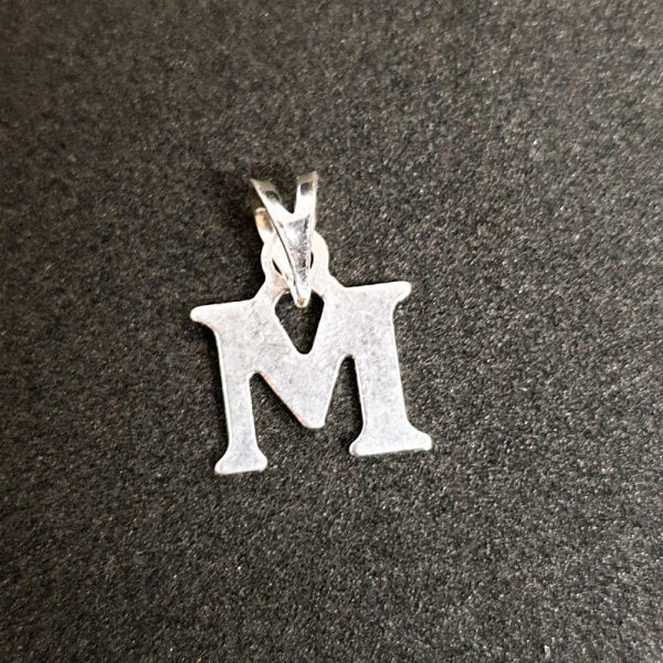 Pandantiv litera M din argint SaraTremo [1]