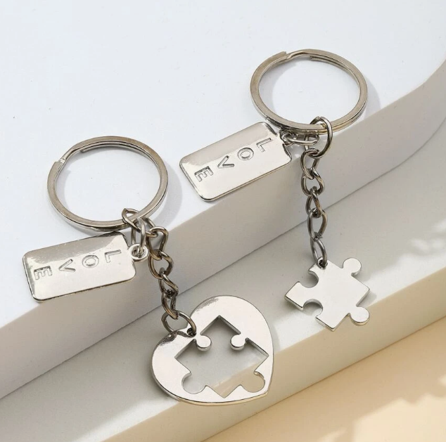 Set brelocuri pentru cuplu – Design piese puzzle cu „Love” [1]