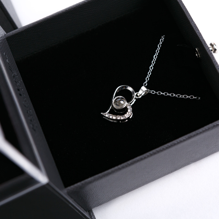 Trandafir etern in cutie cadou cu colier 10cm, trandafir artificial rosu cu pandantiv inima pentru c [2]