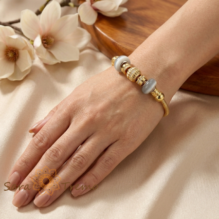 Bratara Eleganta Serena – Bratara dama cu charms gri placata cu aur 14K [2]