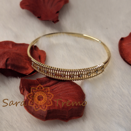 Bratara Regina Serii – fixa, cu cristale si textura couture, placata aur 14K [6]
