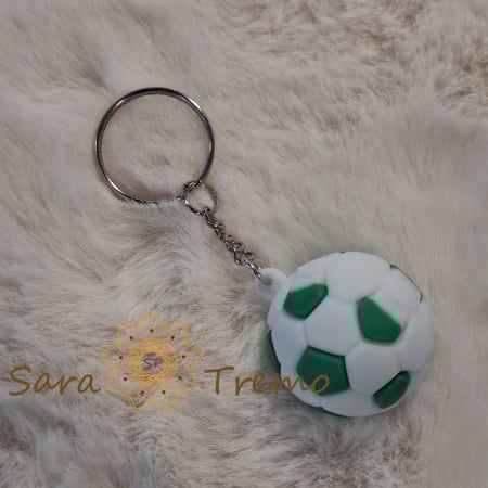 Brelocuri personalizate - Breloc cu minge de fotbal