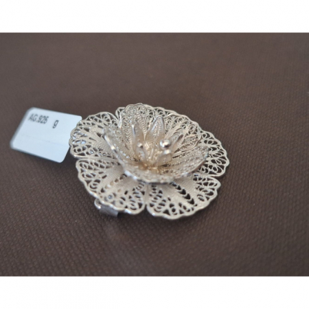 Brosa eleganta din argint, model floare 3D, lucratura dantelata - 3 cm [0]