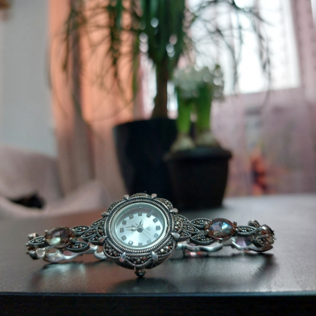 Ceas din argint masiv Serenity cu piatra naturală Zultamit și pietricele naturale marcasite [2]