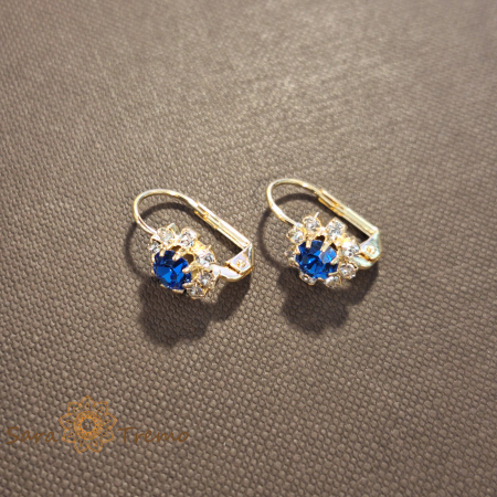 Cercei clasici placați cu aur – decor floare cu cristal zirconia indigo în centru [1]