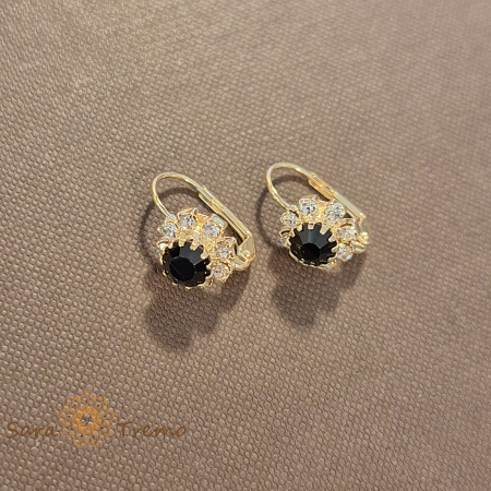 Cercei clasici placați cu aur – decor floare cu cristal zirconia negru [1]