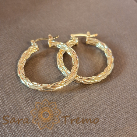 Cercei rotunzi - Cercei rotunzi groși cu model împletit gravat, 3 cm