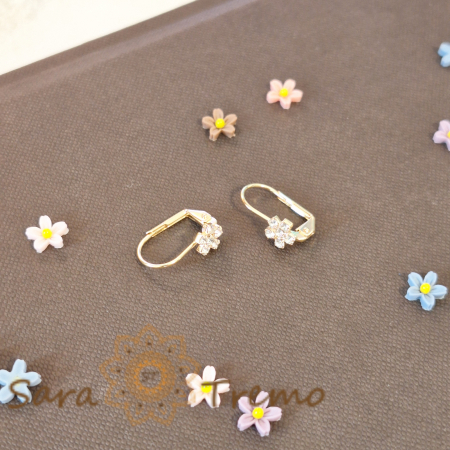 Cercei delicați tip floare cu cristale zirconia albe [1]