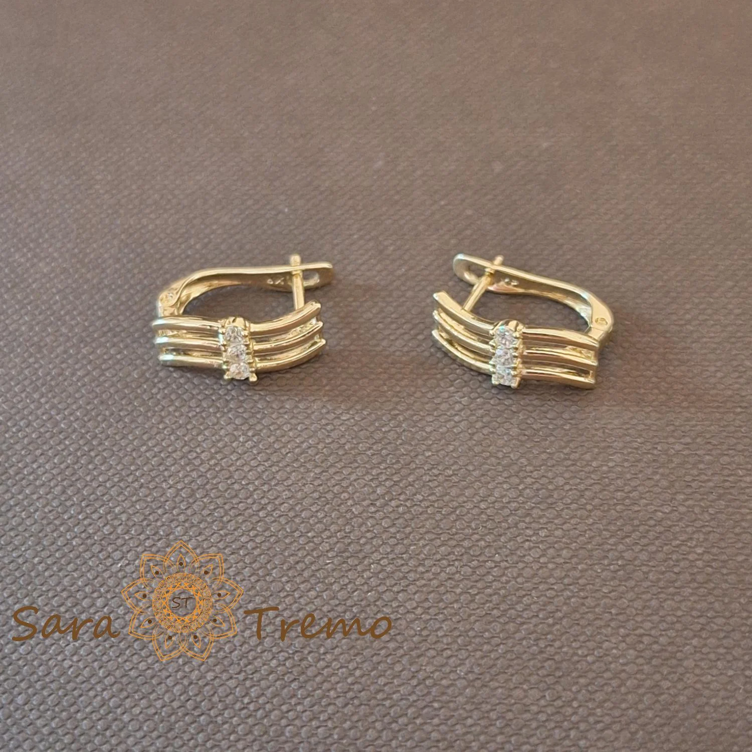 Cercei Ecoul Elegantei – Cercei creole mici placati 14K cu zirconia [1]