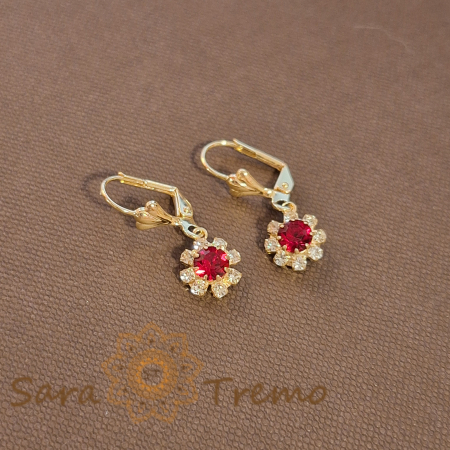 Cercei placati cu aur 18K, cristale zirconia roșu-albe în formă de floare