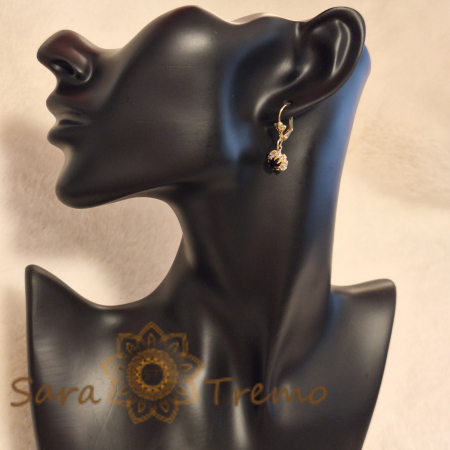Cercei placati cu aur 18K, cristale zirconia negru-albe în formă de floare [2]