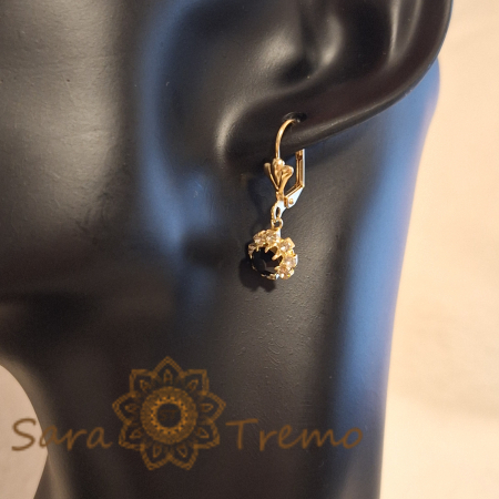 Cercei placati cu aur 18K, cristale zirconia negru-albe în formă de floare [4]