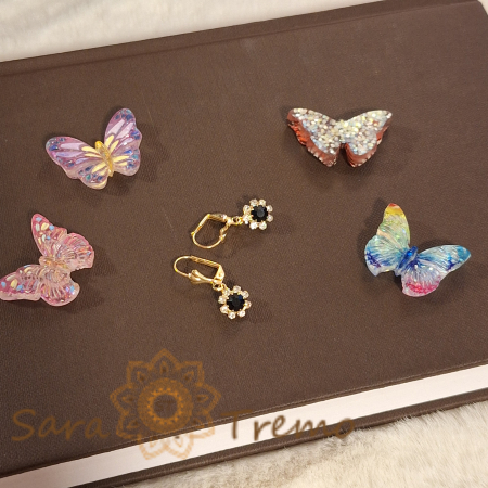 Cercei placati cu aur 18K, cristale zirconia negru-albe în formă de floare [1]