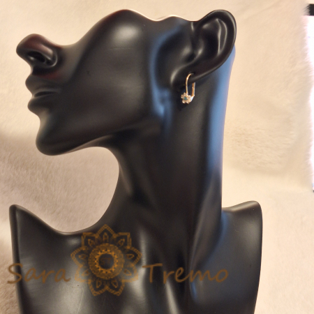 Cercei placati cu aur 18K, decor floral cu cristal zirconia bleu și cristale albe [3]