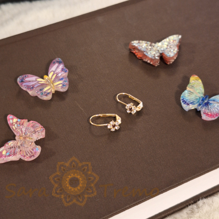 Cercei placati cu aur 18K, decor floral cu cristal zirconia mov și cristale albe [1]