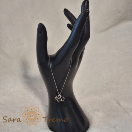 Colier din argint cu elefant Feng-Shui și cristale Zirconia, un simbol al prosperității. [4]