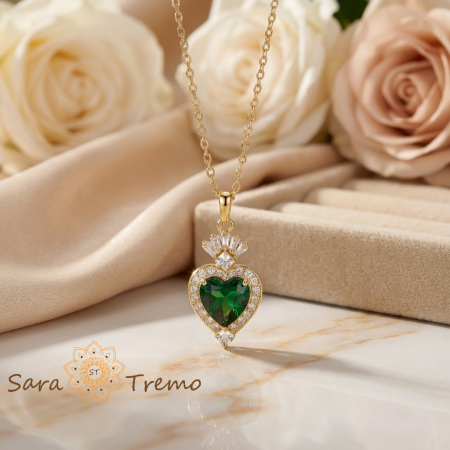 Colier Inima Reginei – Colier placat cu aur cu pandantiv inimă smarald [1]