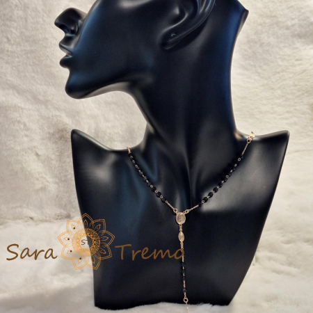 Colier placat cu aur, ștanțat – perle eco negre și cruciuliță decorativă, 50 cm [8]