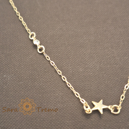 Colier „Stella di Luce” – stele de aur la baza gâtului [1]