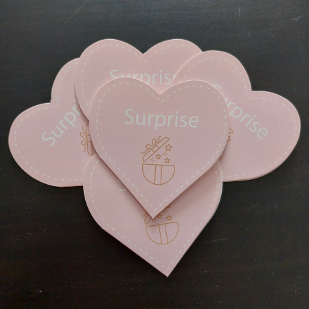 Felicitari - Felicitare Inimioară: Surprise - O surpriză adorabilă în formă de inimioară