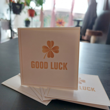 Felicitare Patrată Good Luck: Noroc și succes într-un design atrăgător [1]