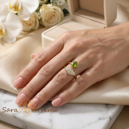 Inel Aripa Smaraldului – Inel placat cu aur 14K cu zirconia albe si cristal verde [2]