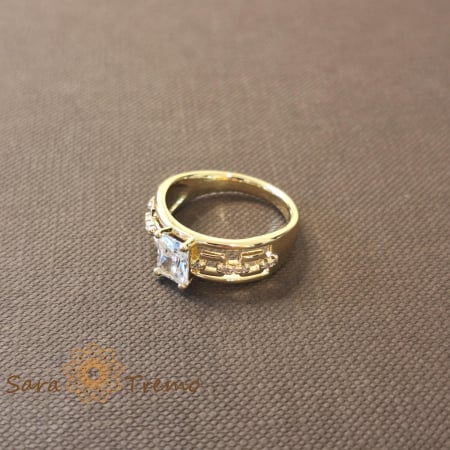 Bijuterii pentru femei - Inel geometric decupat cu zirconia dreptunghiular placat 14k - latime 7 mm