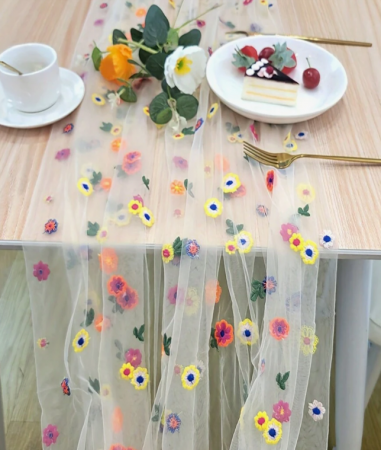 Napron cu broderie flori de primavara – 30x180 cm [3]