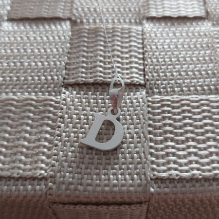 Pandantiv din argint litera D - Bijuterie personalizată [0]
