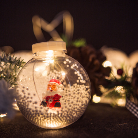 Perdea luminoasă LED - glob de zăpadă cu Moș Crăciun - 2,7 x 0,75 m - 110 LED-uri alb cald - IP44 [1]